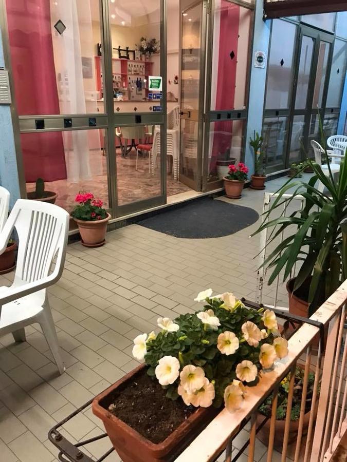 Hotel Luna Rossa 里米尼 外观 照片